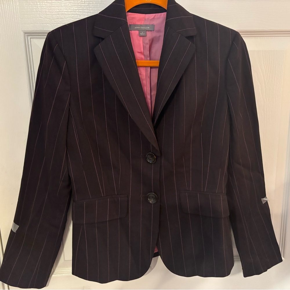 Ann Taylor pin stripped fitted blazer. Size 2